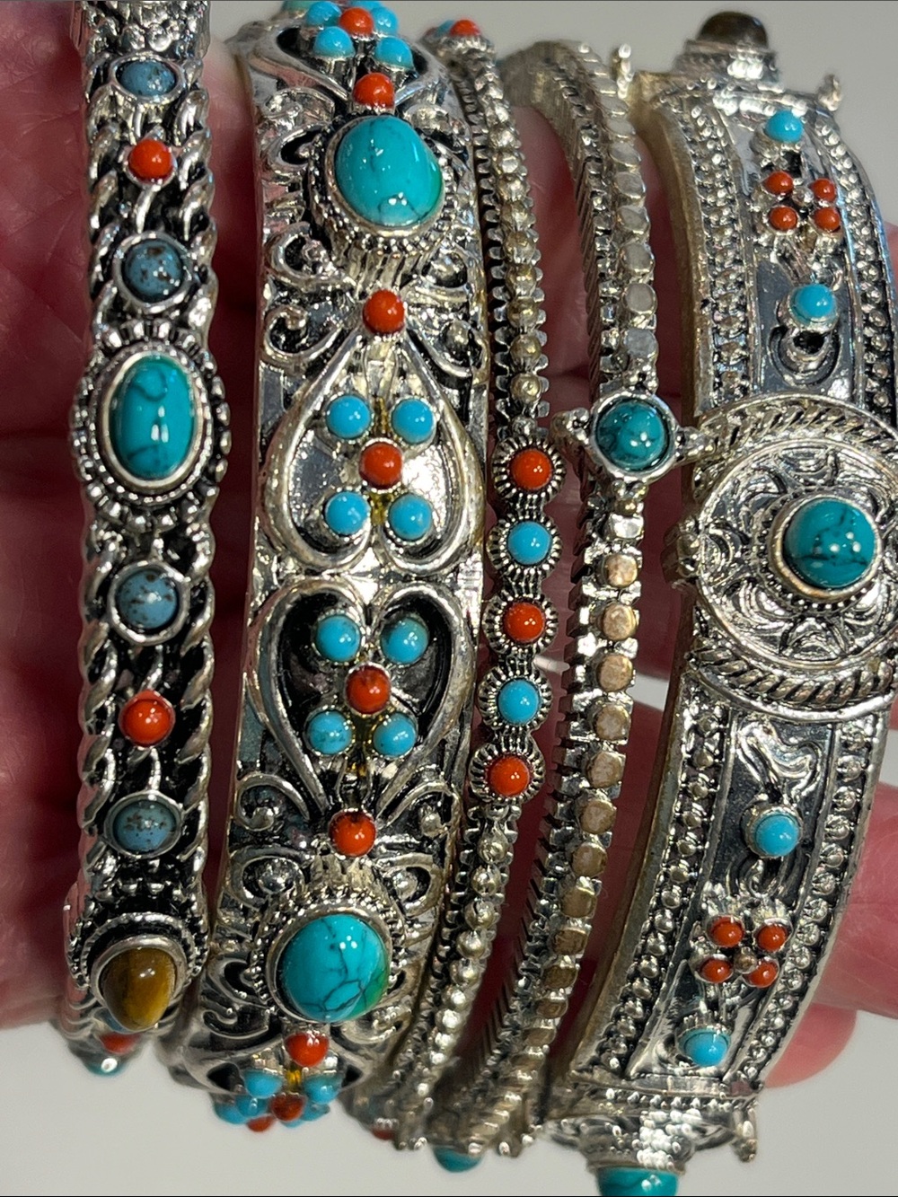 5 SilverTone Turquoise, Coral, Cat’s Eye Accent Bangle Bracelet Set. Faux stones - Picture 3 of 16